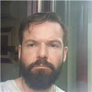 Profesor titulado en piano , imparte clases de piano y de canto a domicilio